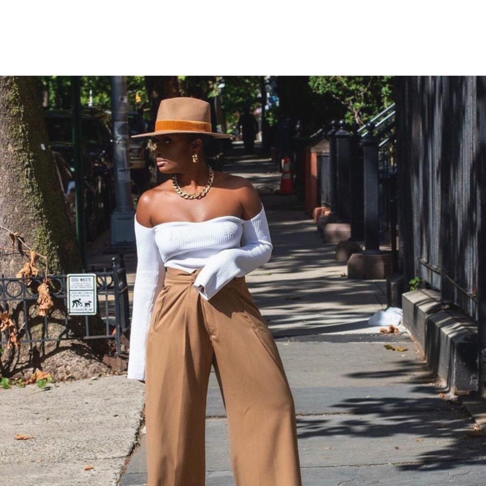 White Ribbed Sweetheart Knit Top - Picture 3 of 6